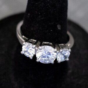 Size 7, Vintage Clear Three Stone Gems Silver Tone Ring by Avon - G47